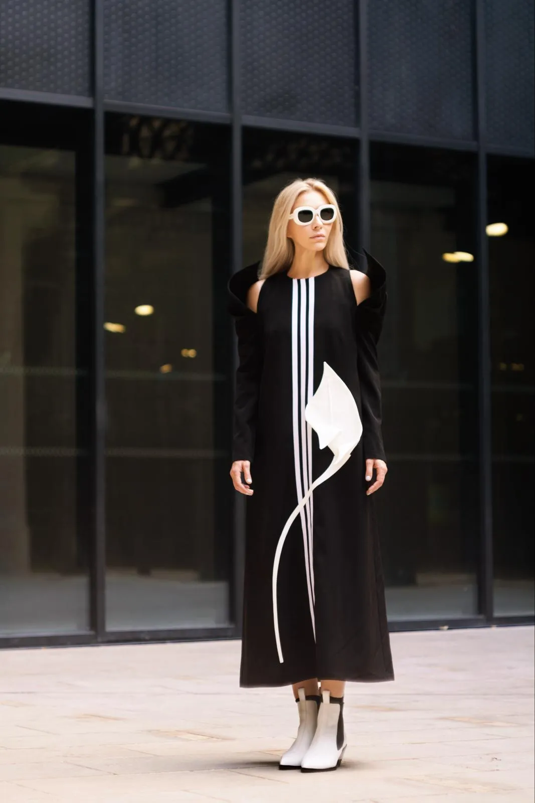A-line Midi Dress With Calla Flower Black