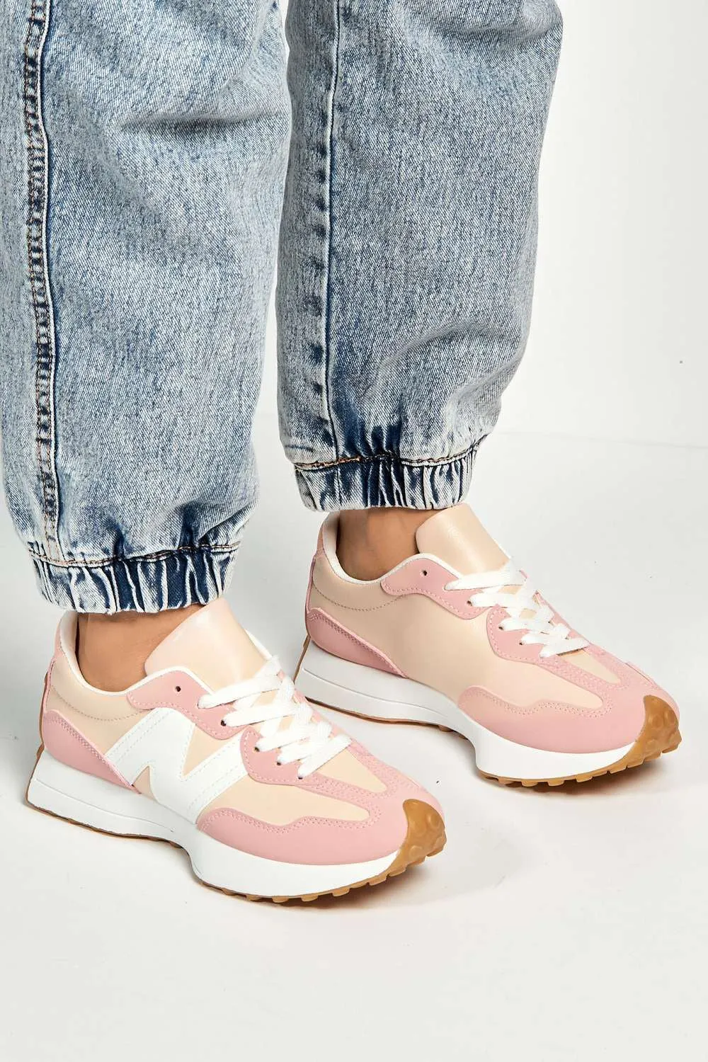 Flexi Two-Tone PU Detail Lace-up Trainers in White / Pink
