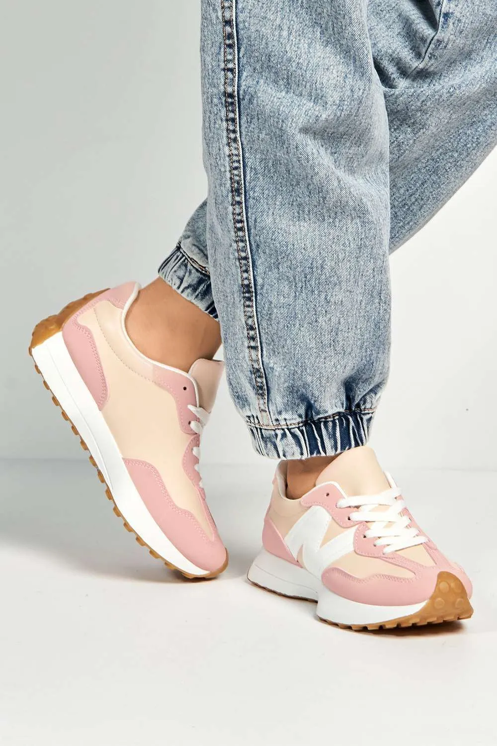 Flexi Two-Tone PU Detail Lace-up Trainers in White / Pink