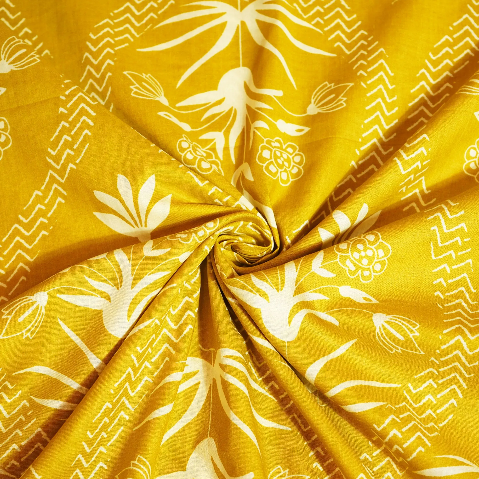 Green Abstract Print Cotton Fabric MFL-23725