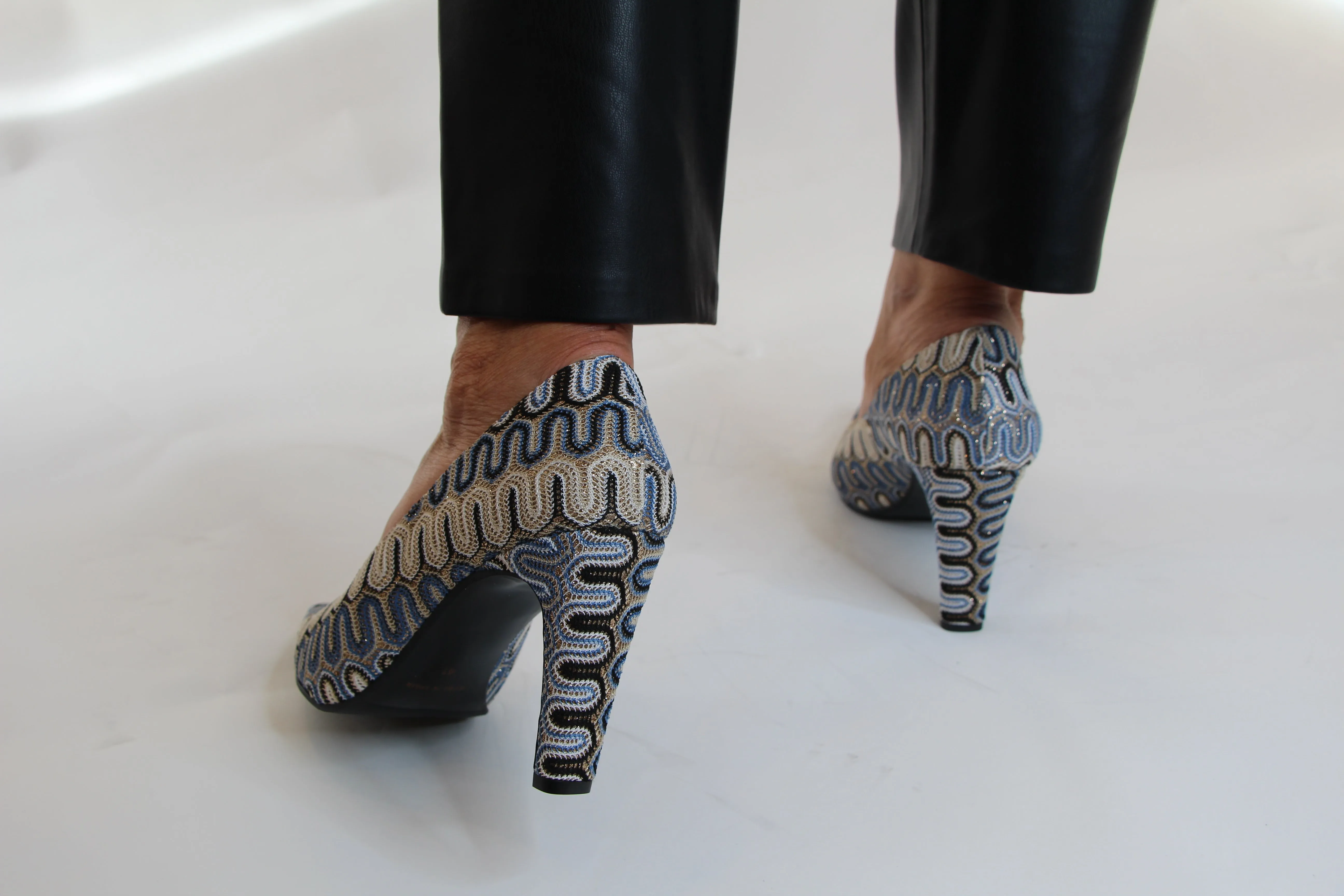 Marian Blue Print V-Cut  Shoe