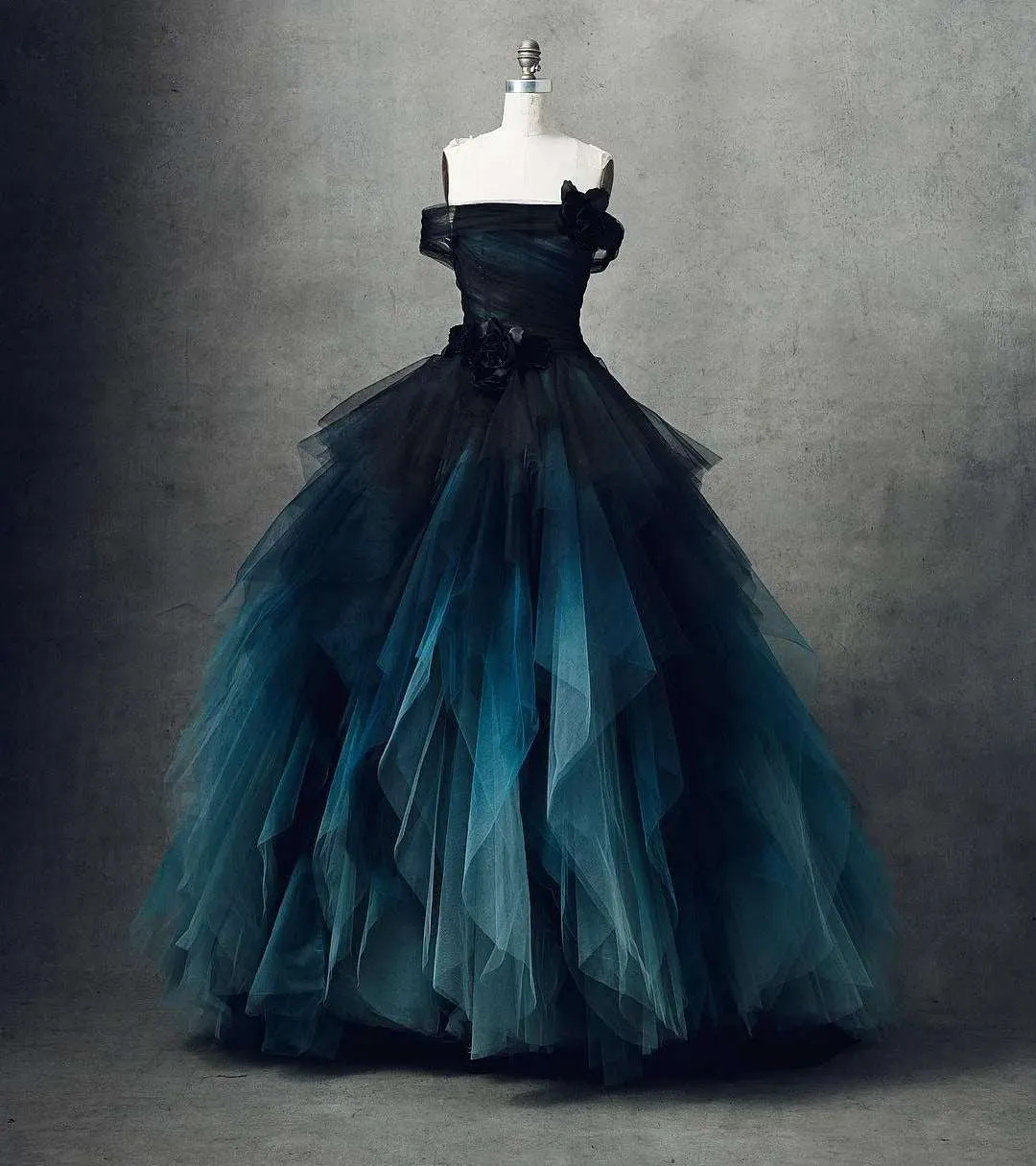 Women's Dark Blue Ombre Tulle Sleeveless Layered Fantasy Evening Ball Gown